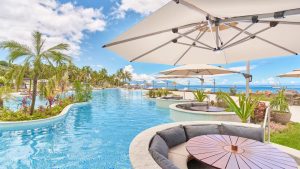 hilton-hotel-tahiti-pool-and-pool-bar-high-res